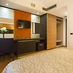 Park I Lecci Hotell 4*